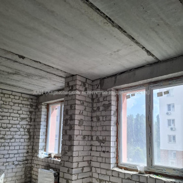 Продам квартиру, Казакевича ул. , 2  ком., 40 м², частичный ремонт 
