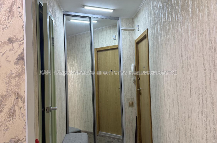 Продам квартиру, Непокоренных ул. , 70 , 1 кім., 33 м², капитальный ремонт 