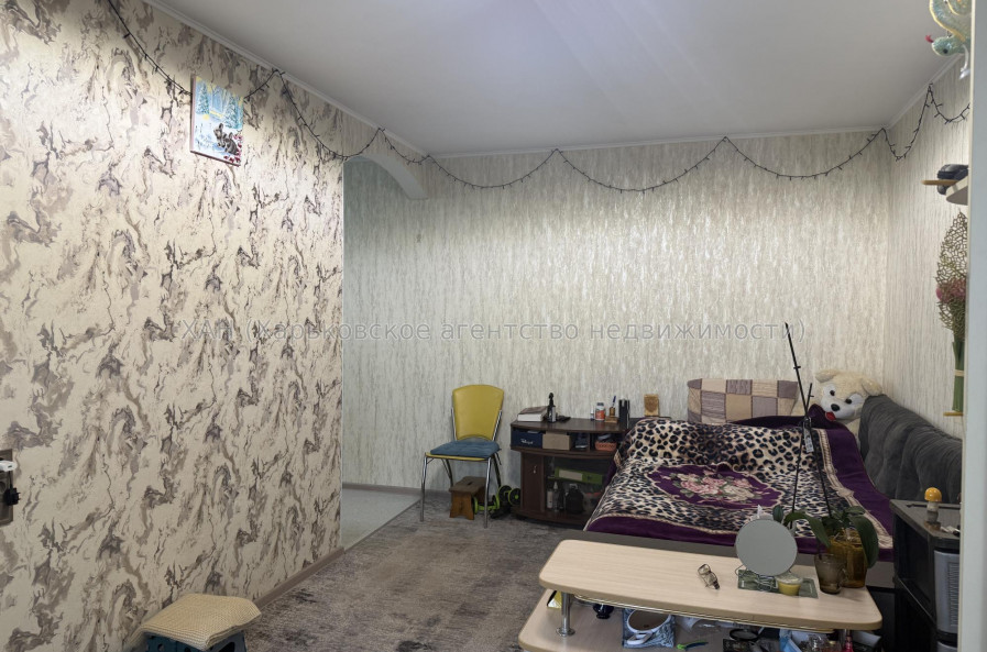 Продам квартиру, Непокоренных ул. , 70 , 1 кім., 33 м², капитальный ремонт 