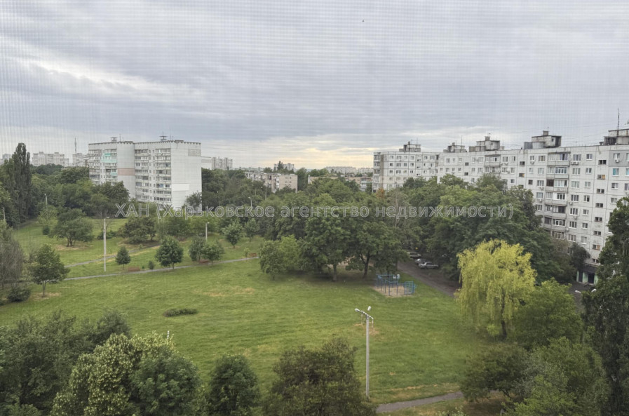 Продам квартиру, Непокоренных ул. , 70 , 1 кім., 33 м², капитальный ремонт 