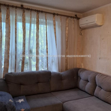 Продам квартиру, Глобинская ул. , 2 кім., 45.30 м², капитальный ремонт 