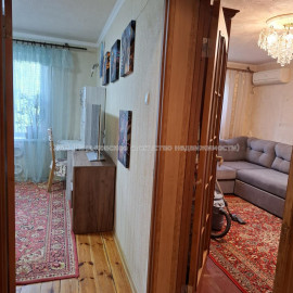 Продам квартиру, Глобинская ул. , 2 кім., 45.30 м², капитальный ремонт
