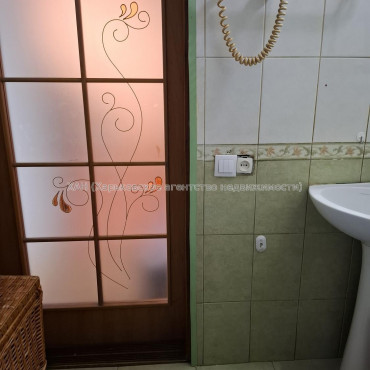 Продам квартиру, Глобинская ул. , 1  ком., 35.30 м², капитальный ремонт 