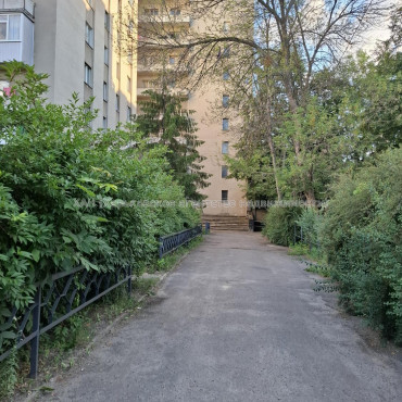 Продам квартиру, Глобинская ул. , 1  ком., 35.30 м², капитальный ремонт 