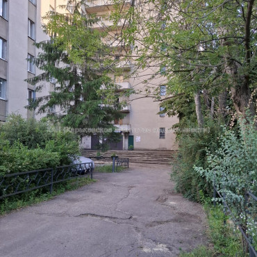 Продам квартиру, Глобинская ул. , 1  ком., 35.30 м², капитальный ремонт 