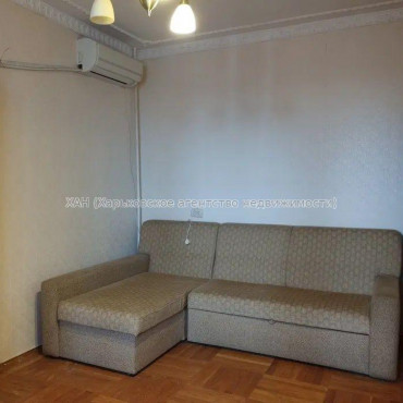 Продам квартиру, Единства ул. , 3  ком., 70 м², советский ремонт 