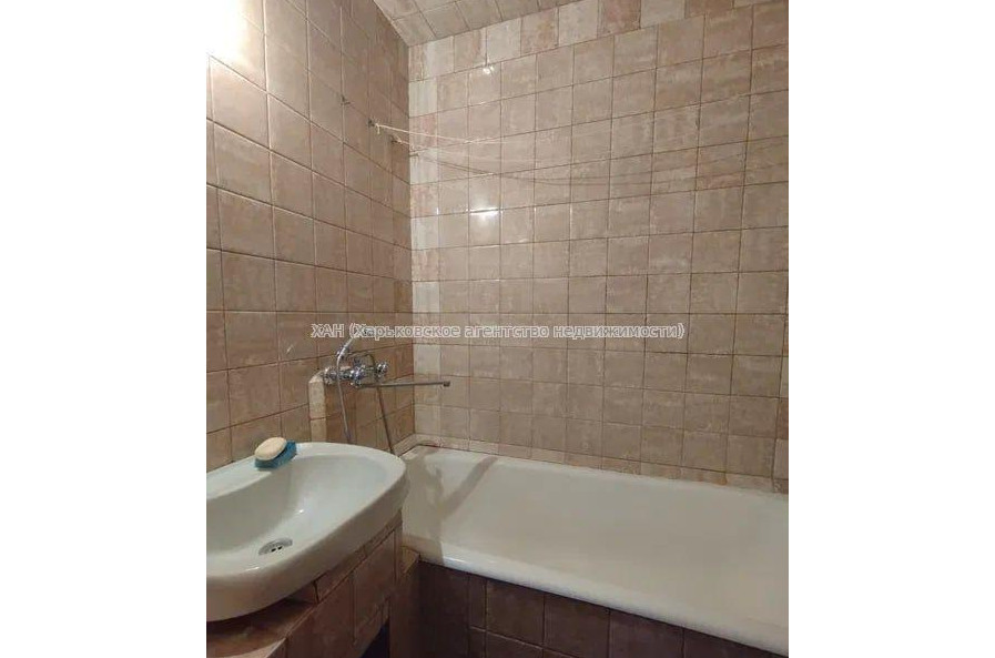 Продам квартиру, Единства ул. , 3  ком., 70 м², советский ремонт 