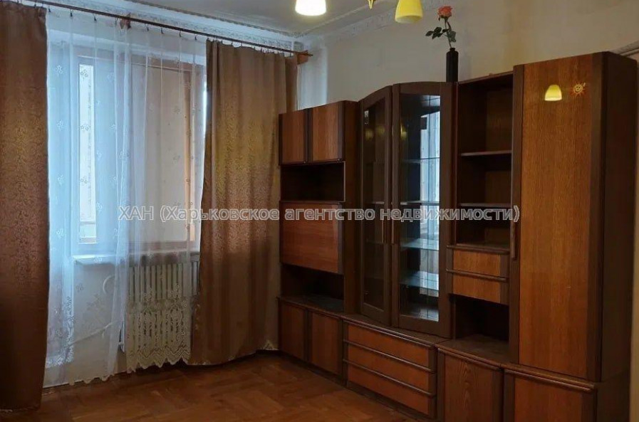 Продам квартиру, Единства ул. , 3  ком., 70 м², советский ремонт 