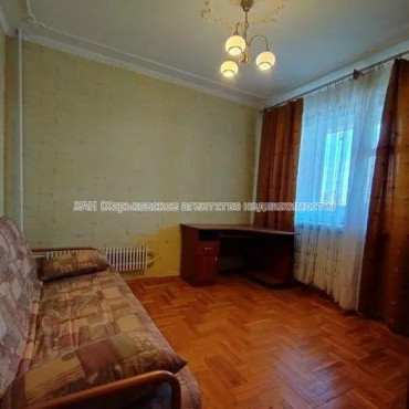 Продам квартиру, Единства ул. , 3  ком., 70 м², советский ремонт 