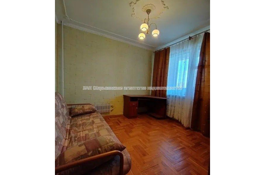 Продам квартиру, Единства ул. , 3  ком., 70 м², советский ремонт 