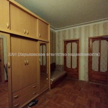 Продам квартиру, Единства ул. , 3  ком., 70 м², советский ремонт 