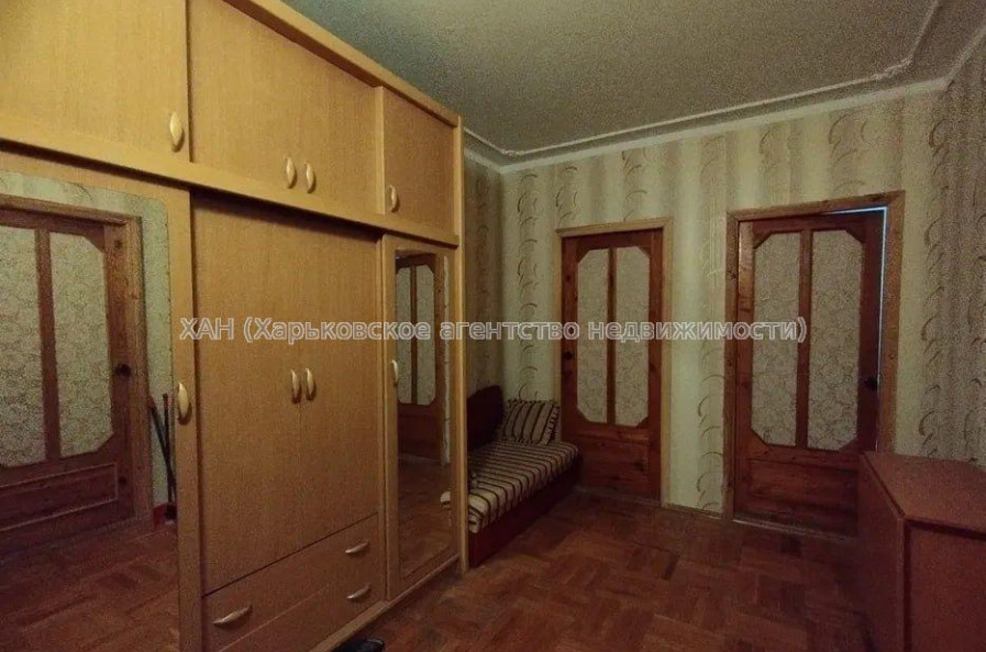 Продам квартиру, Единства ул. , 3  ком., 70 м², советский ремонт 