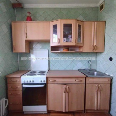 Продам квартиру, Единства ул. , 3  ком., 70 м², советский ремонт 