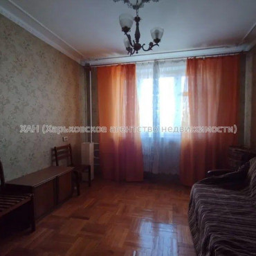 Продам квартиру, Единства ул. , 3  ком., 70 м², советский ремонт 