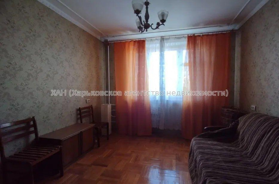 Продам квартиру, Единства ул. , 3  ком., 70 м², советский ремонт 