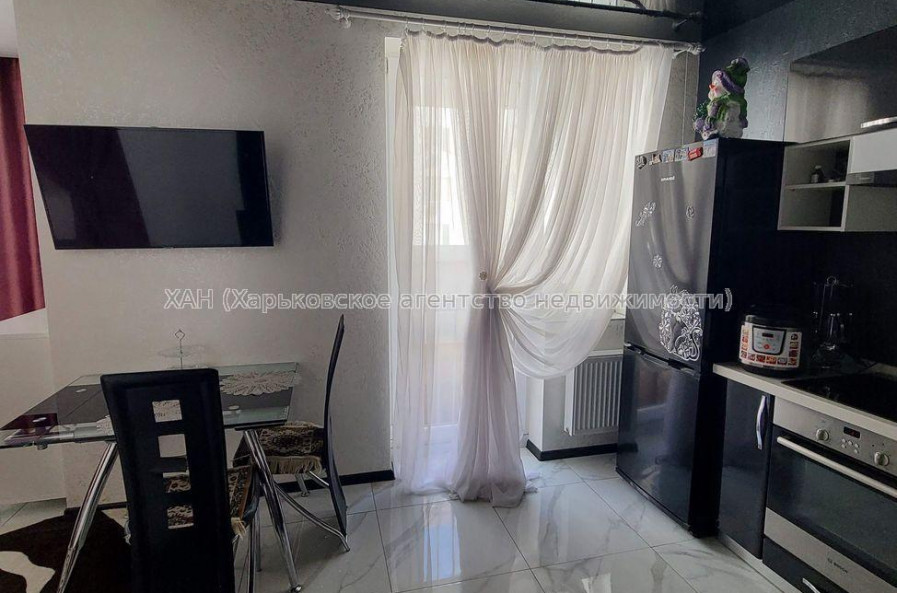 Продам квартиру, Героев Харькова просп. , 1  ком., 38 м², капитальный ремонт 