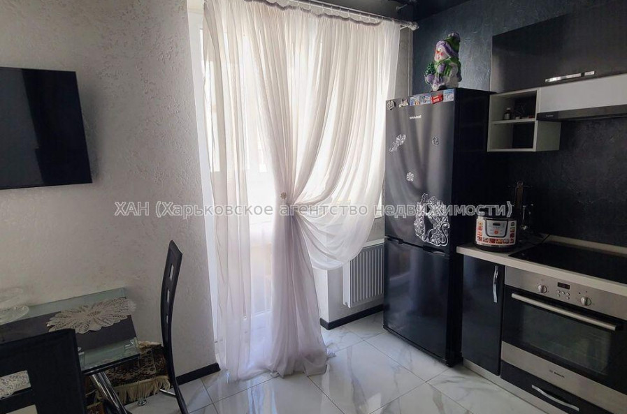 Продам квартиру, Героев Харькова просп. , 1  ком., 38 м², капитальный ремонт 
