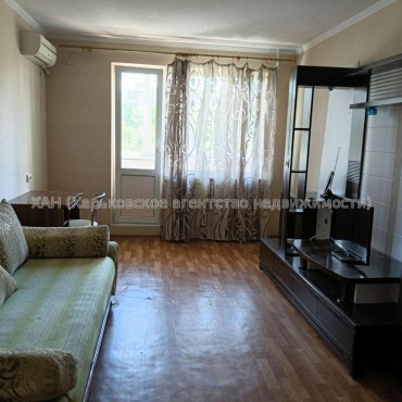 Продам квартиру, Ахсарова Энвера ул. , 1 кім., 34 м², капитальный ремонт 