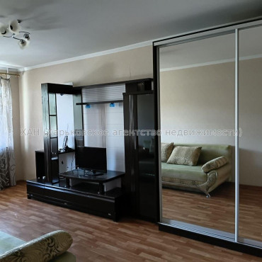 Продам квартиру, Ахсарова Энвера ул. , 1 кім., 34 м², капитальный ремонт 