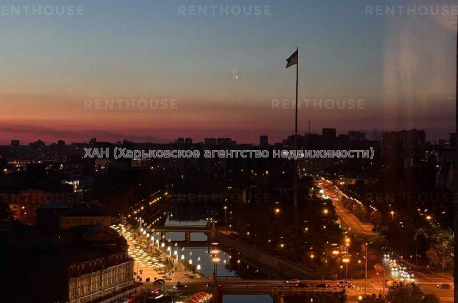 Продам квартиру, Банный пер. , 2  ком., 109 м², авторский дизайн 