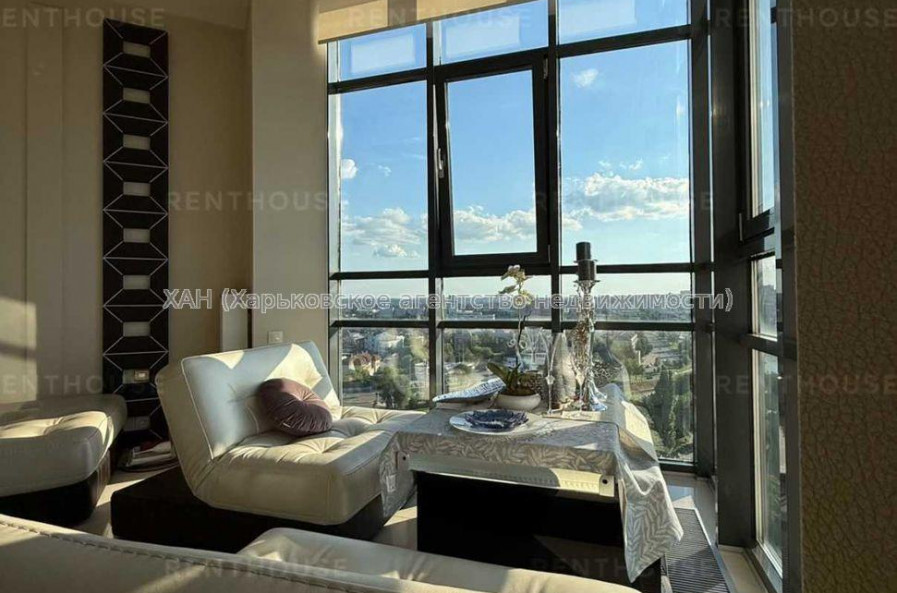 Продам квартиру, Банный пер. , 2  ком., 109 м², авторский дизайн 