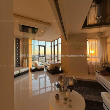 Продам квартиру, Банный пер. , 2  ком., 109 м², авторский дизайн 