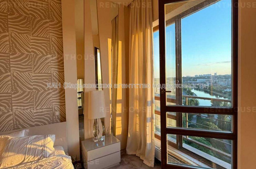 Продам квартиру, Банный пер. , 2  ком., 109 м², авторский дизайн 
