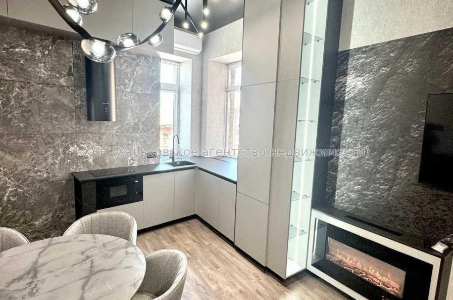 Продам квартиру, Григория Сковороды ул. , 1 кім., 42 м², авторский дизайн 