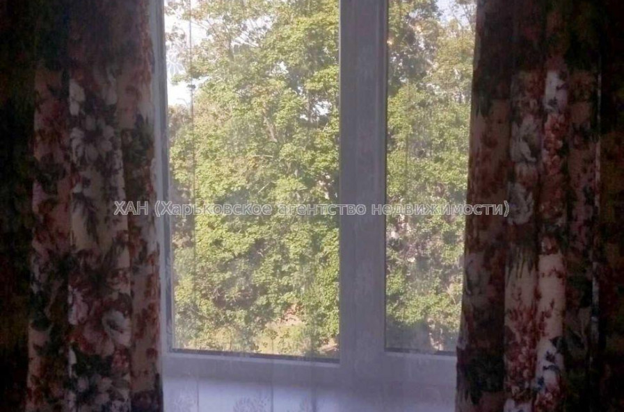 Продам квартиру, Ньютона ул. , 2 кім., 46 м², советский ремонт 
