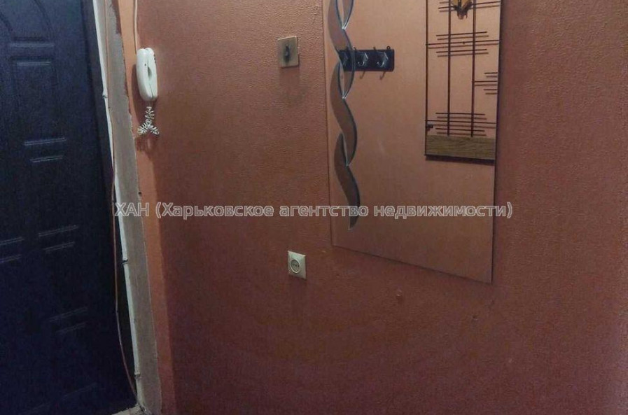 Продам квартиру, Ньютона ул. , 2 кім., 46 м², советский ремонт 