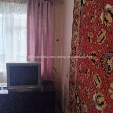 Продам квартиру, Ньютона ул. , 2 кім., 46 м², советский ремонт 