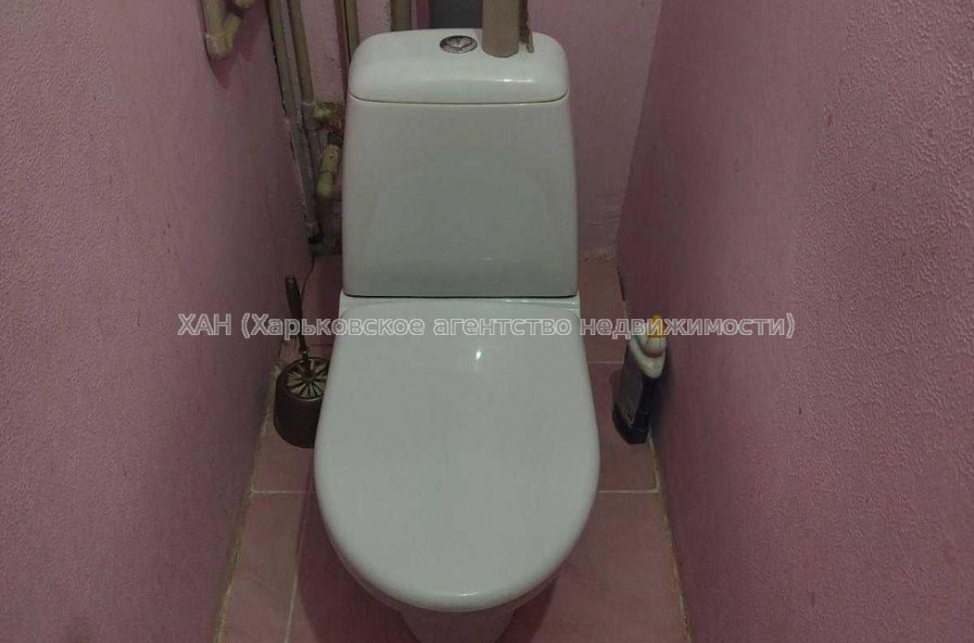 Продам квартиру, Ньютона ул. , 2 кім., 46 м², советский ремонт 