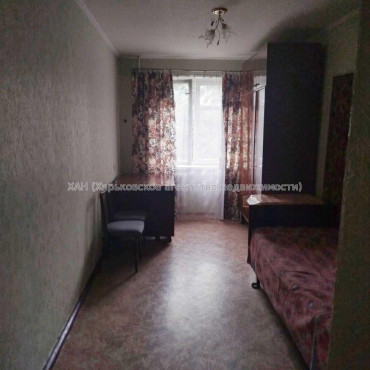 Продам квартиру, Ньютона ул. , 2 кім., 46 м², советский ремонт 
