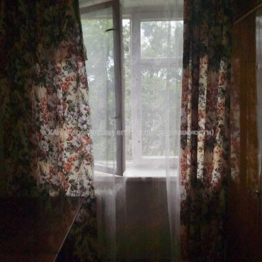 Продам квартиру, Ньютона ул. , 2 кім., 46 м², советский ремонт 