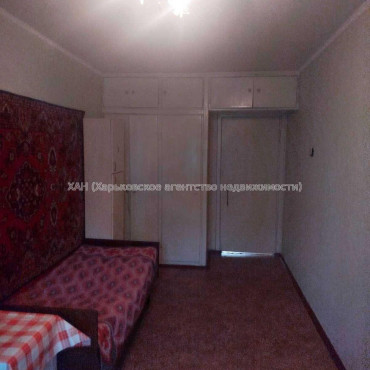 Продам квартиру, Ньютона ул. , 2 кім., 46 м², советский ремонт 