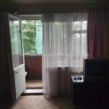 Продам квартиру, Ньютона ул. , 2 кім., 46 м², советский ремонт 