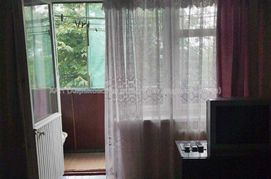 Продам квартиру, Ньютона ул. , 2 кім., 46 м², советский ремонт 