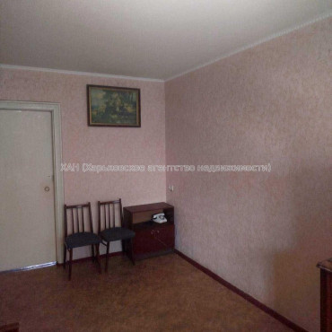 Продам квартиру, Ньютона ул. , 2 кім., 46 м², советский ремонт 