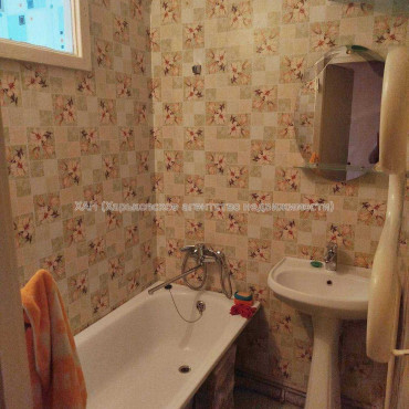 Продам квартиру, Ньютона ул. , 2 кім., 46 м², советский ремонт 