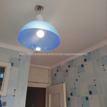 Продам квартиру, Ньютона ул. , 2 кім., 46 м², советский ремонт 