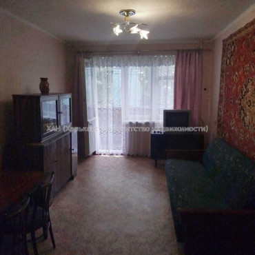 Продам квартиру, Ньютона ул. , 2 кім., 46 м², советский ремонт 