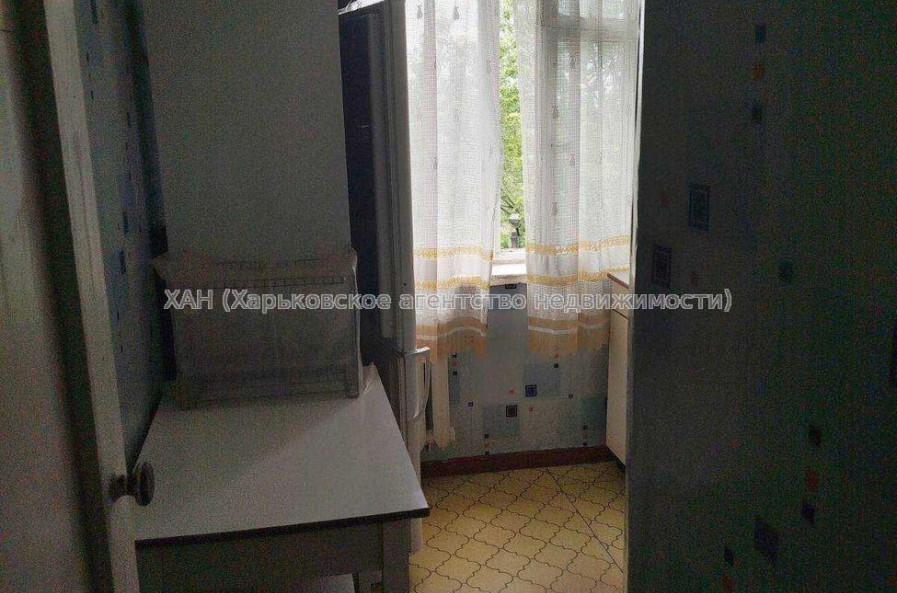 Продам квартиру, Ньютона ул. , 2 кім., 46 м², советский ремонт 