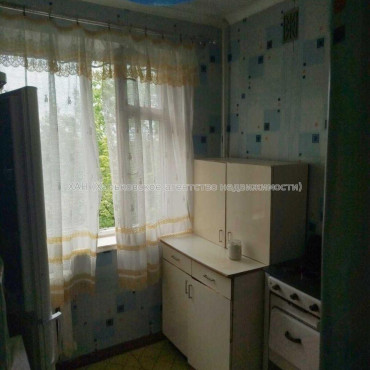 Продам квартиру, Ньютона ул. , 2 кім., 46 м², советский ремонт 