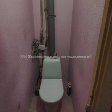 Продам квартиру, Ньютона ул. , 2 кім., 46 м², советский ремонт 