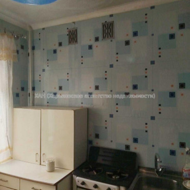 Продам квартиру, Ньютона ул. , 2 кім., 46 м², советский ремонт 