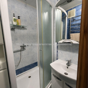 Продам квартиру, Георгия Тарасенко ул. , 2  ком., 45 м², капитальный ремонт 