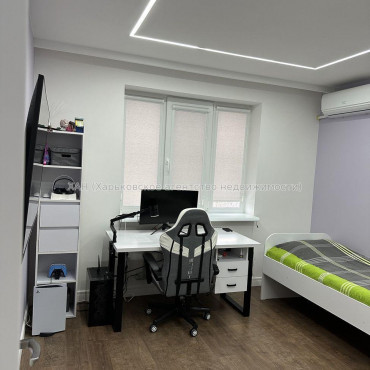 Продам квартиру, Жасминовый б-р , 3 кім., 56 м², евроремонт 