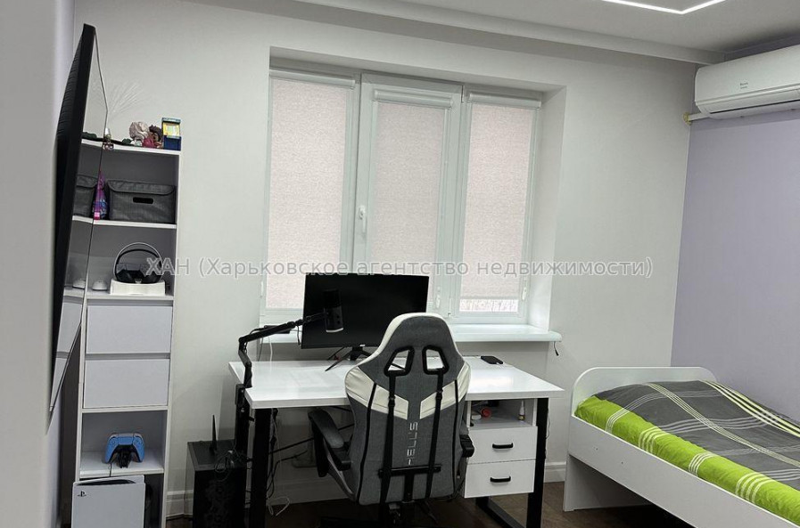 Продам квартиру, Жасминовый б-р , 3 кім., 56 м², евроремонт 