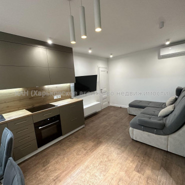 Продам квартиру, Жасминовый б-р , 3 кім., 56 м², евроремонт 