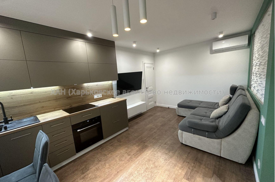 Продам квартиру, Жасминовый б-р , 3 кім., 56 м², евроремонт 